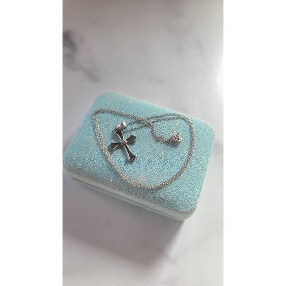 Vintage 925 Diamond Accent Cross Pendant Necklace - Picture 3 of 10